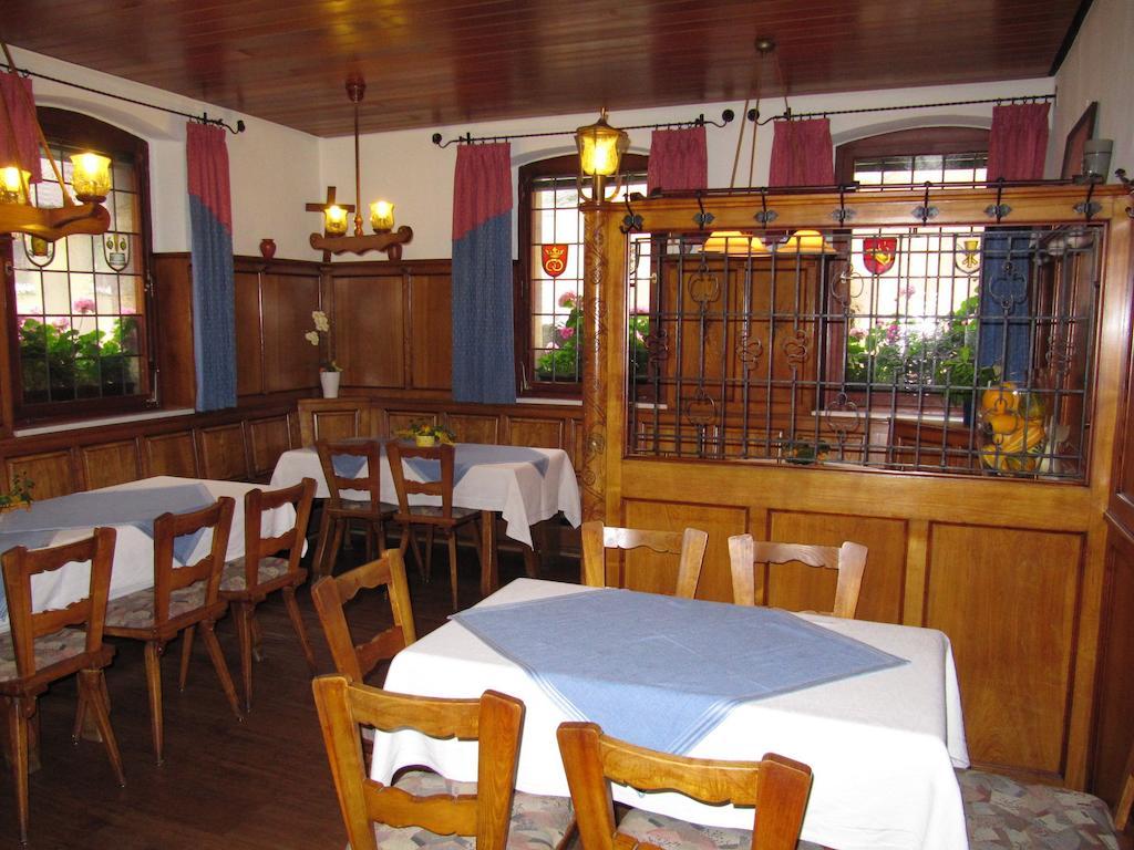 Gasthaus Zum Gueldenen Roesslein Homburg  Exterior foto