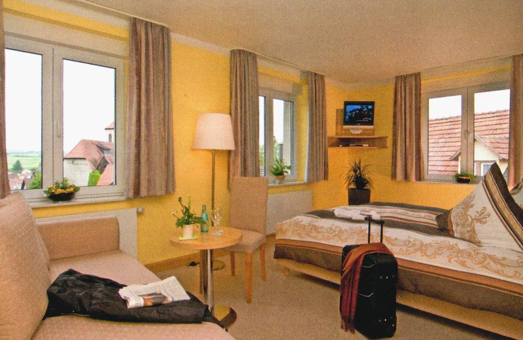 Gasthaus Zum Gueldenen Roesslein Homburg  Quarto foto